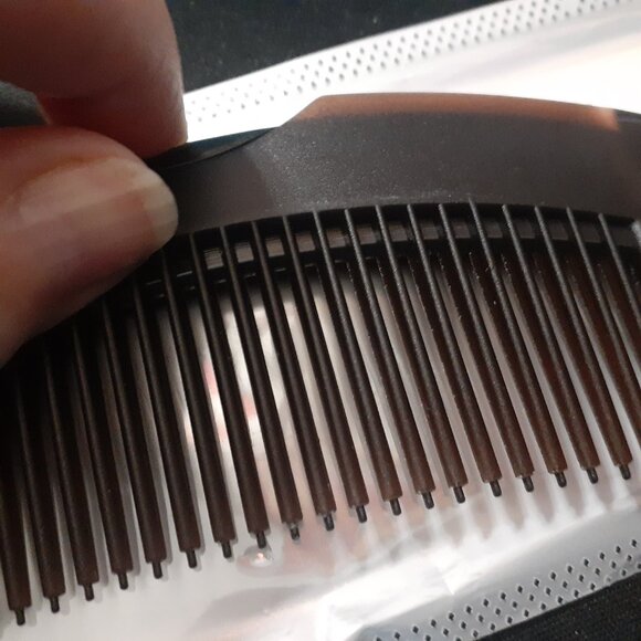 NEW!! Dandruff Comb, Detoxing Comb Energy Massage Comb, Hollow Tooth Button Comb - Picture 3 of 7